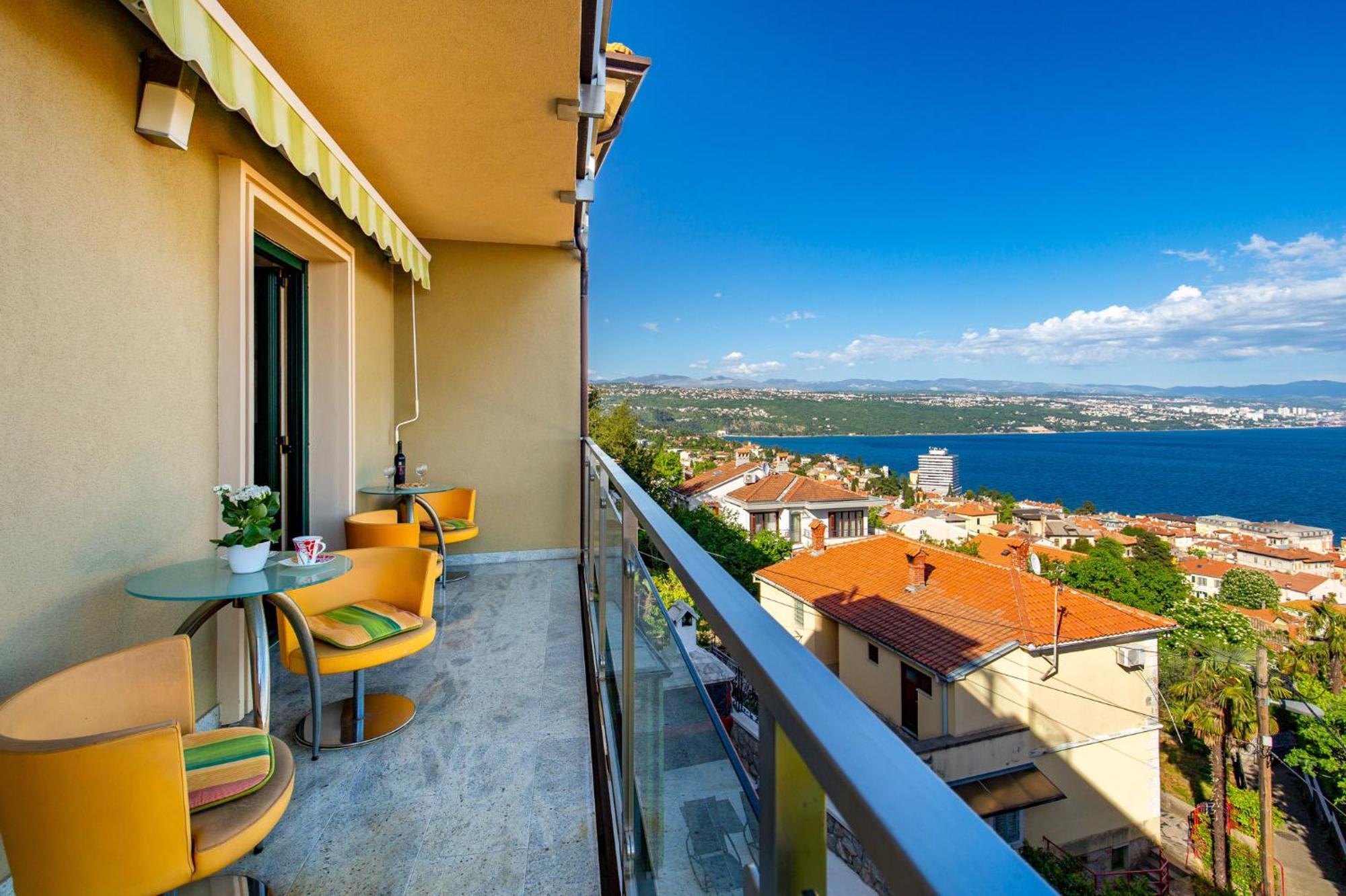 Lux Apartmani Opatija Exterior foto